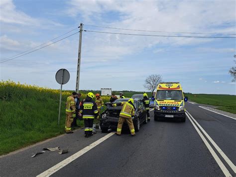 Wypadek W Gm Stolno Na Dk Zderzy Y Si Audi I Volkswagen Dwie