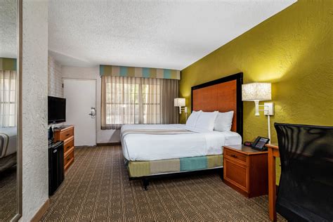 La Quinta Inn by Wyndham Tampa Bay Airport | Tampa, FL Hotels