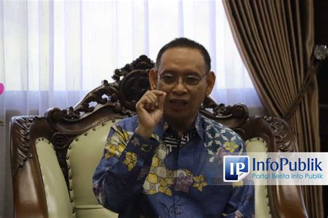 InfoPublik Rektor Unair Beri Tanggapan Kebijakan Baru Penghapusan Skripsi