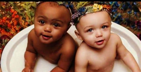 Pin By Mary Vassallo On Awesome Pics Biracial Twins Twin Sisters Twins