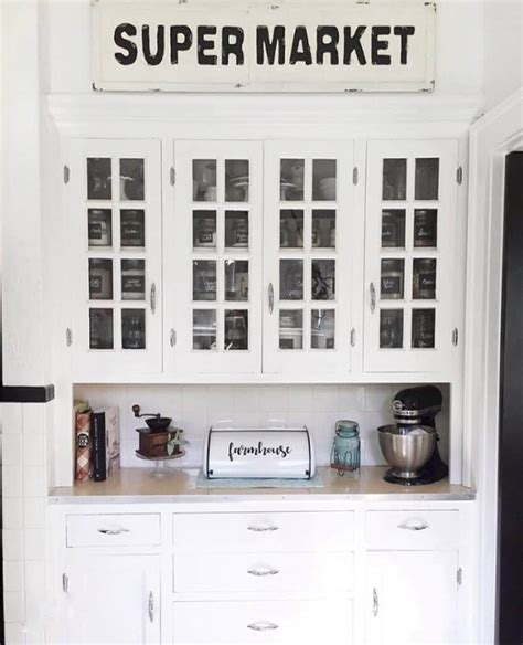 Farmhouse Style in White Kitchen - Soul & Lane