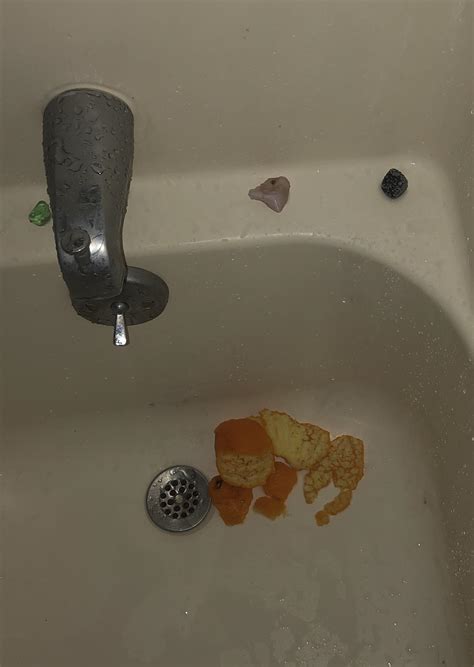 Only using sumo oranges now bc they peel so easy : r/ShowerOrange