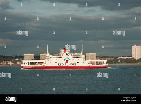 red funnel ferry Stock Photo - Alamy