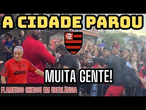 TORCIDA FICA EMPOLGADA FLAMENGO CHEGA EM UBERLÂNDIA PARA O JOGO CONTRA