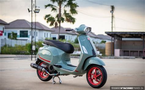 Vespa Sprint Bertampang Elegan Kaki Kakinya Baru Dan Serba Mewah Semua Halaman