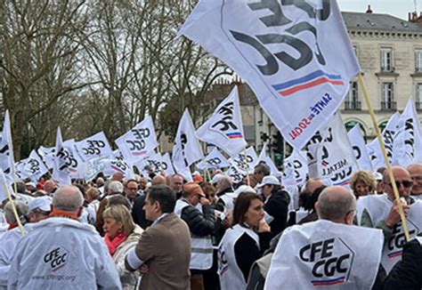 En congrès la CFE CGC manifeste en masse à Tours