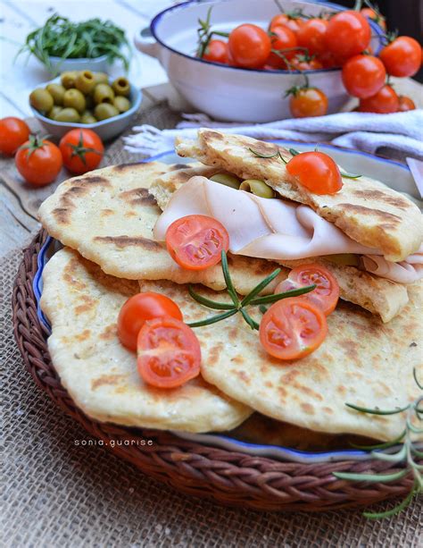 Focaccine Di Farro Allo Yogurt Senza Lievito Cotte In Padella L