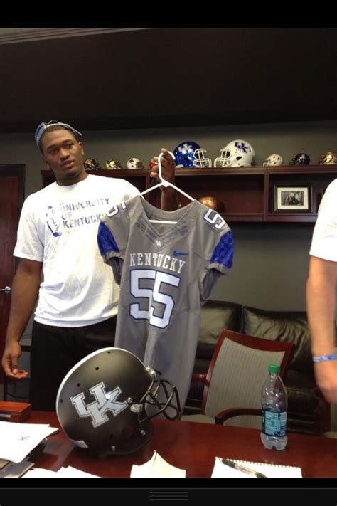 Kentucky Wildcats alternate grey football uniforms released