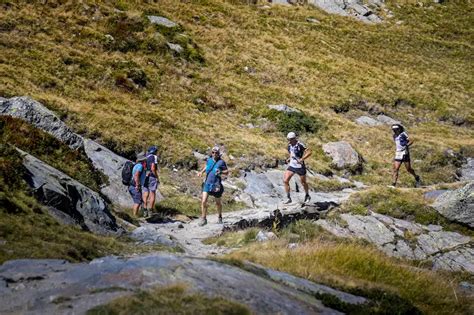 Un terzetto guida il Tor des Géants