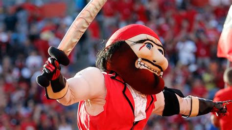 NFL: Tampa Bay Buccaneers post job listing for ‘Captain Fear’ mascot