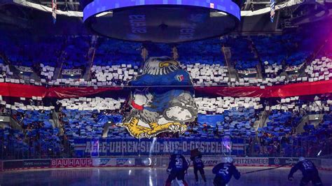 Adler Mannheim feiern Sieg gegen Nürnberg Playoff Viertelfinale im Visier