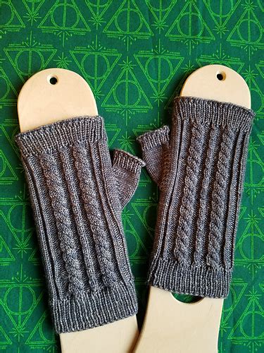 Ravelry Tale Of Three Brothers Mitts Pattern By Twin Stitches Designs