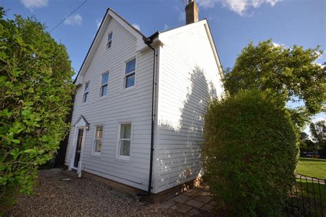 Bergholt Road Colchester Co4 3 Bed Detached House £1 500 Pcm £346 Pw