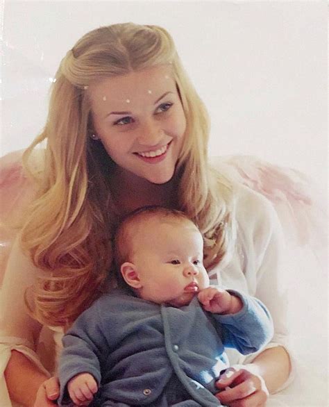 Reese Witherspoon Shares Throwback Photo With Her Daughter Ava As A