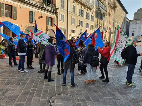 Vertenza Elica Lavoratori In Presidio Ad Ancona Consegnato Documento