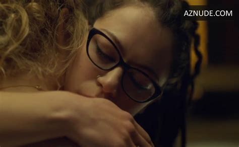 Evelyne Brochu Tatiana Maslany Lesbian Scene In Orphan Black Aznude