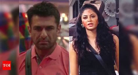 Bigg Boss Eijaz Khan Goes Forward To Hug Kavita Kaushik As She Gets