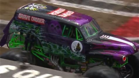 Monster Jam World Finals 23 Freestyle Champion Tyler Menninga Grave Digger Purple Youtube