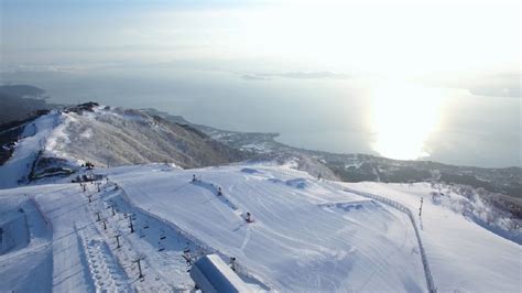 関西から1時間圏内！ びわ湖バレイで手軽に絶景と爽快な滑りを満喫 Surfandsnow