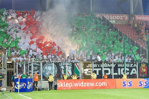 Legia Warszawa Rak W Cz Stochowa Kibice Wojskowych Przemarszem