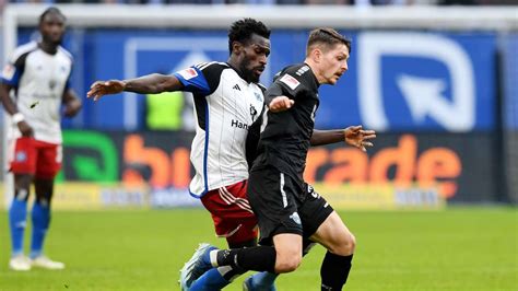 D Mpfer Im Aufstiegsrennen Hsv Verliert Gegen Paderborn