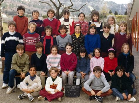 Photo De Classe Cm1 B De 1981 Ecole Le Pialon Saint Paul Trois