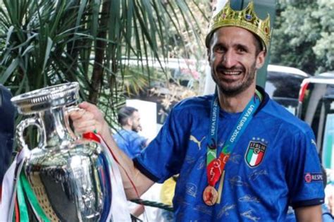 A Sus A Os Cuelga Los Botines Giorgio Chiellini Se Retira Del