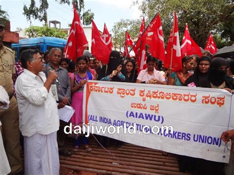 Udupi Aiawu Members Stage Protest Demanding Rtc For Homeless