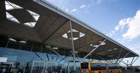 Stansted Airport Restaurants This Is Where You Can Eat And Drink