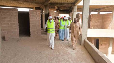 Tchad Le Ministre De Lenvironnement Visite Le Chantier Du Futur