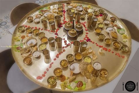 Maharaja Thali, Maharaja Bhog India, Mumbai, Maharashtra - India | by ...