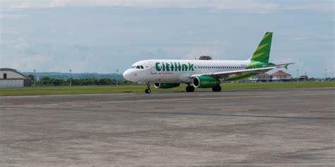 Geger Wanita Kejar Pesawat Citilink Ke Landas Pacu