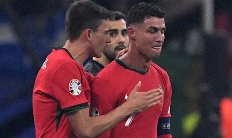 Penaltı kaçırdı Ronaldo Slovenya maçı sonrası gözyaşlarını tutamadı