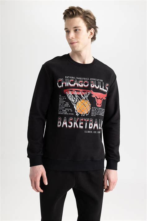 Black Man Defacto Fit Nba Chicago Bulls Licensed Standard Fit Crew Neck