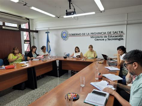 El Ministerio de Educación avanza en capacitación intercultural