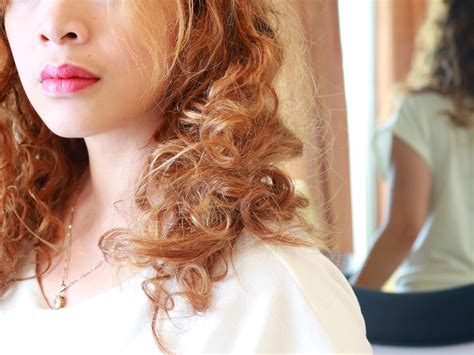 How to Style Naturally Curly Hair (with Pictures) - wikiHow
