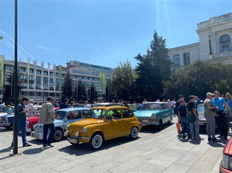 Pogledajte Oldtimer Automobile Na Ulicama Sarajeva Foto N