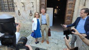 Siena Passaggio Di Consegne In Comune Tra Nicoletta Fabio E Luigi De