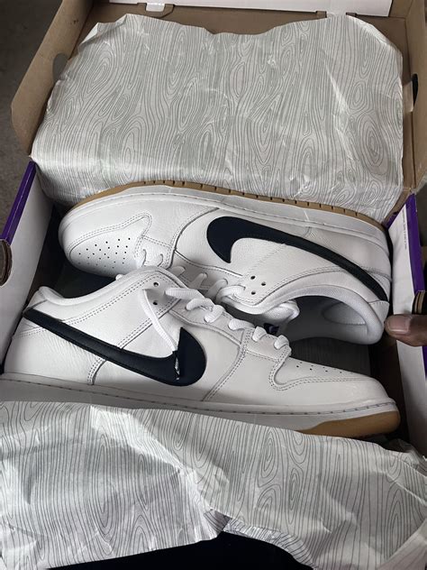 First pair of SB dunks. These are 🔥🔥🔥 Hope I can find the grey pair for retail in US : r/SNKRS