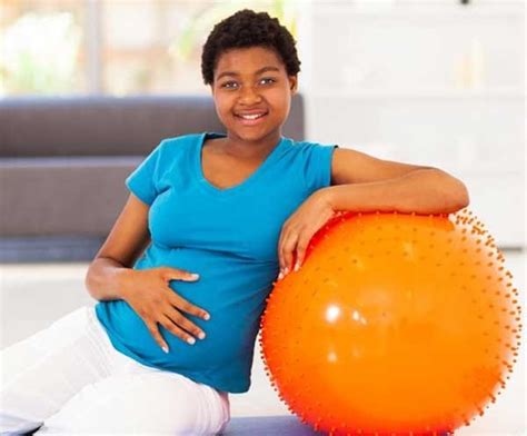 16 Pregnancy Ball Exercises that are Safe for Mothers