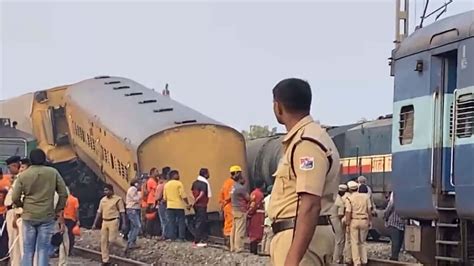 Train Accident आंध्र प्रदेश रेल हादसे के बाद 33 ट्रेनें रद्द कई