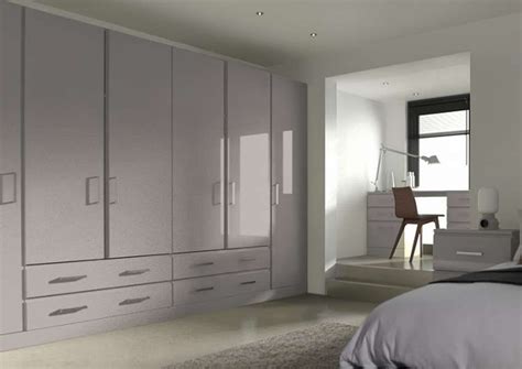 Встроенный распашной шкаф 100 фото | Преображения комнаты, Аксессуары ...