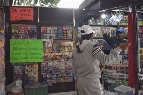 Comuna retira 5 casetas de periódicos del Centro Histórico México