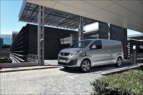 Peugeot Expert Van Fiyat Listesi ve Özellikleri 2023 OtoAyar