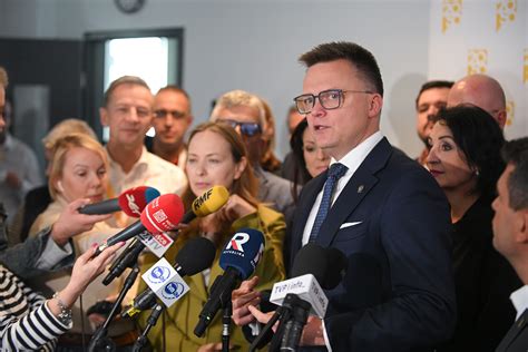 "Podjęliśmy decyzje". Szymon Hołownia zapowiada zmiany w Polsce 2050