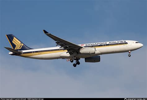 V Stc Singapore Airlines Airbus A Photo By Lance C Broad Ybbn