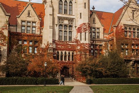 Download University Of Chicago Autumn Wallpaper