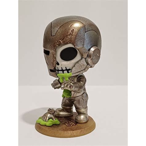 Hot Toys Cosbaby Marvel Zombies Iron Man Rusty Version Bobble Head Shopee Malaysia