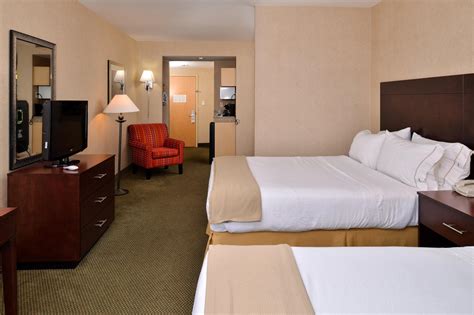 Holiday Inn Express Hotel & Suites Ocean City in Ocean City (MD) - Room ...