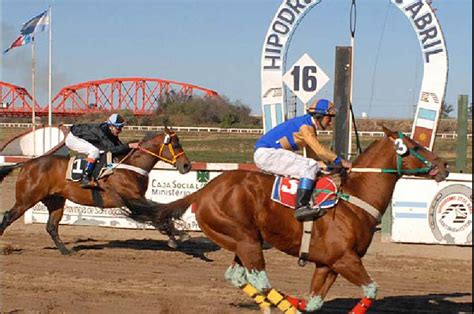 Churito se quedó con el Clásico Día del Niño El jockey Marcio Pires